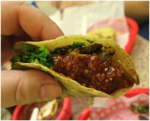 tacos de carne y verduras receta mexicana 300x242 Recetas mexicanas | El secreto para cocinar auténtica comida mexicana