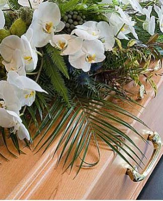¿Qué significado tienen los centros florales en los velatorios? centros florales 324x400 Home
