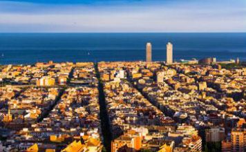 foto de barcelona 356x220 Home