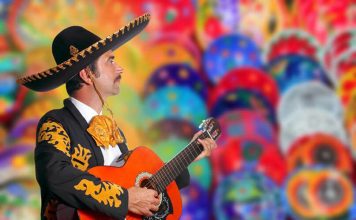Cantante de rancheras con guitarra 356x220 Home