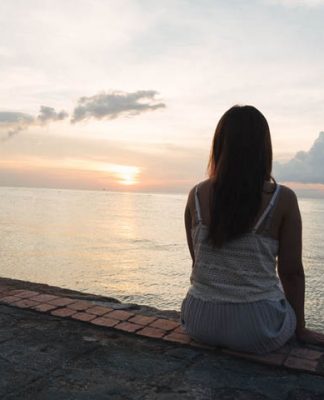 la crisis existencial 324x400 Home